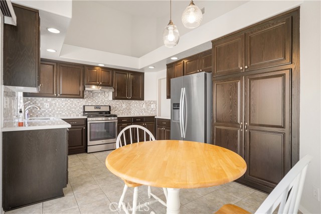 1062 Brookfield Place, Glendora CA: https://media.crmls.org/medias/67c491cf-983a-4b9d-a018-4ace75a17a41.jpg