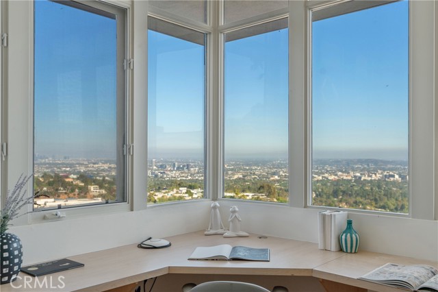 Detail Gallery Image 22 of 28 For 1436 Summitridge Dr, Beverly Hills,  CA 90210 - 4 Beds | 5/1 Baths