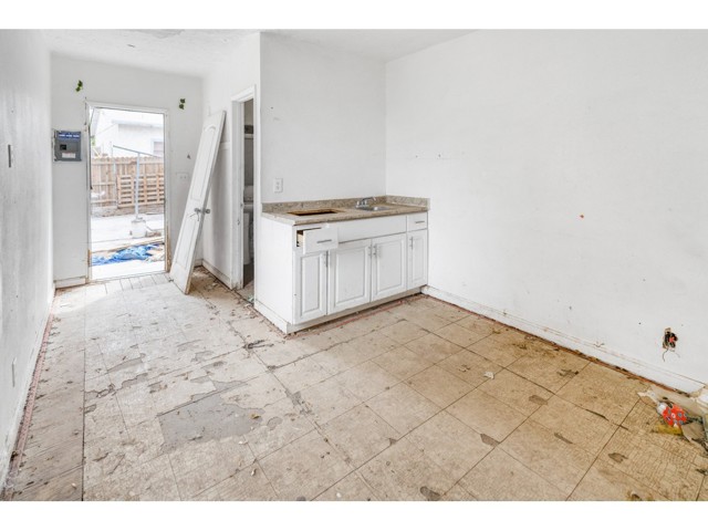 Detail Gallery Image 14 of 16 For 505 Pallesi St, Barstow,  CA 92311 - 4 Beds | 2 Baths