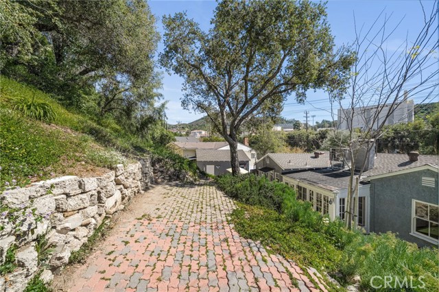 Detail Gallery Image 32 of 38 For 1433 Del Monte Dr, Glendale,  CA 91207 - 2 Beds | 1/1 Baths