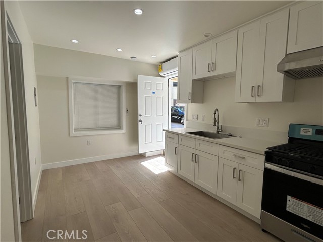 Detail Gallery Image 8 of 11 For 212 S Reeves Dr #8,  Beverly Hills,  CA 90212 - 2 Beds | 1 Baths