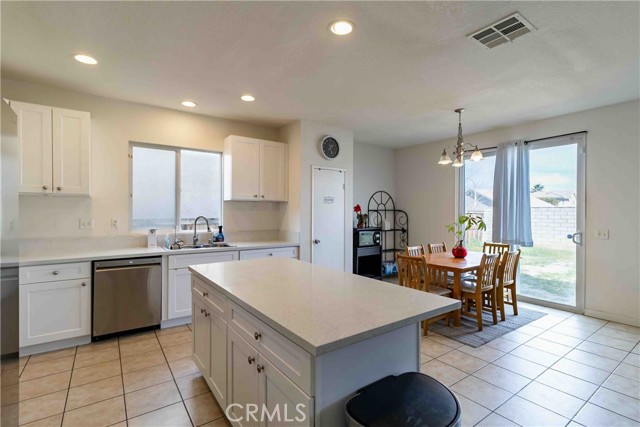 Detail Gallery Image 19 of 51 For 14761 Coachman, Victorville,  CA 92394 - 3 Beds | 2/1 Baths