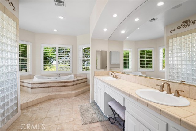 21100 Paseo Montana, Murrieta CA: https://media.crmls.org/medias/67c8274e-0751-40cd-b614-71db86f66dc0.jpg