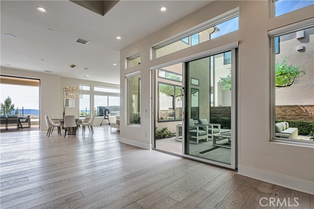 20532 W Birmingham Way, Porter Ranch CA: https://media.crmls.org/medias/67c86988-0a96-403d-9166-6dc559981a27.jpg