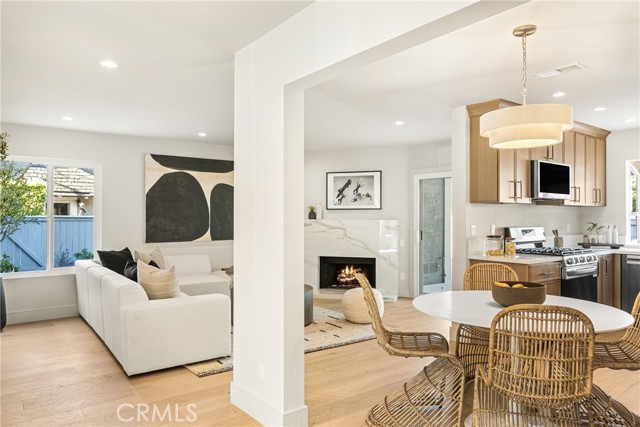 11 Thunder Trail, Irvine CA: https://media.crmls.org/medias/67c8c3a8-d87e-4175-8570-5619eedd674a.jpg