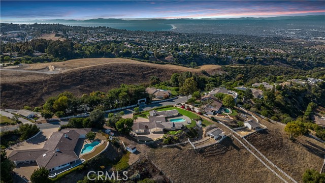 13 Buggy Whip Drive, Rolling Hills CA: https://media.crmls.org/medias/67c8d7f3-d892-4d36-8f4d-61af584a0c25.jpg