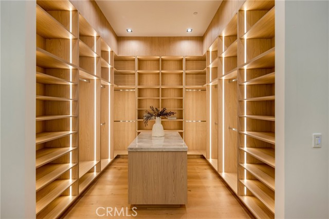 Detail Gallery Image 40 of 72 For 11826 Kling St, Valley Village,  CA 91607 - 6 Beds | 5/1 Baths