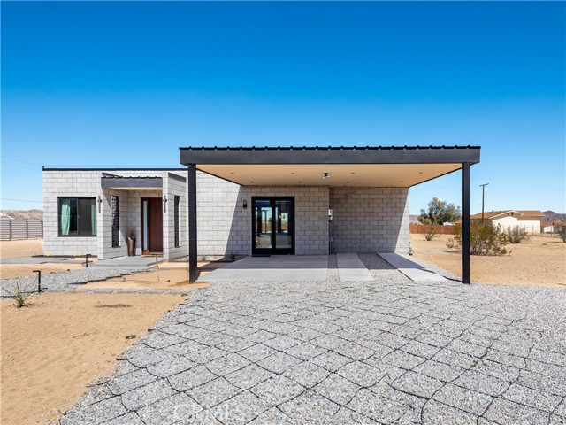 Detail Gallery Image 2 of 39 For 64754 E Broadway, Joshua Tree,  CA 92252 - 3 Beds | 2 Baths