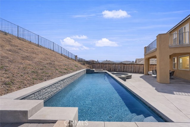 Detail Gallery Image 5 of 41 For 16395 Ridge Field, Riverside,  CA 92503 - 5 Beds | 4 Baths