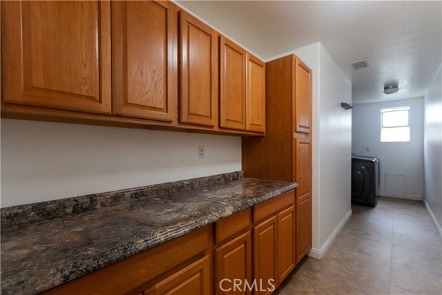 17581 Cedarwood Drive, Riverside CA: https://media.crmls.org/medias/67cbadbb-0cc4-432f-a261-3edc03e7f90f.jpg