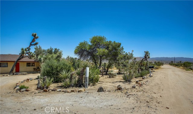 Detail Gallery Image 3 of 63 For 5407 Paradise View Rd, Yucca Valley,  CA 92284 - 3 Beds | 2 Baths