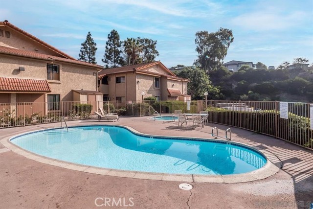 Detail Gallery Image 1 of 1 For 265 Loma Alta Dr #C6,  Oceanside,  CA 92054 - 2 Beds | 1 Baths