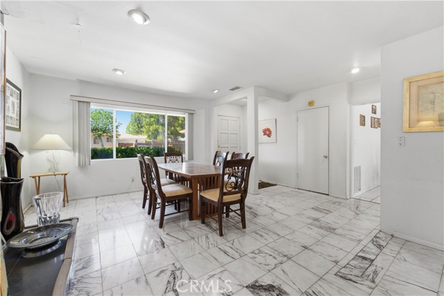 Detail Gallery Image 9 of 33 For 6254 Etiwanda Ave, Tarzana,  CA 91335 - 3 Beds | 2 Baths