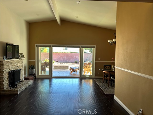 6914 Andasol Avenue, Lake Balboa CA: https://media.crmls.org/medias/67cc78ec-8ee4-4835-821a-04f3396181b8.jpg