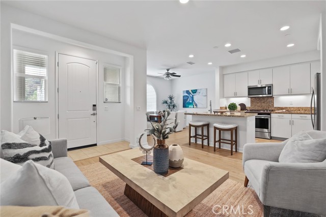 2523 Verna Drive, Corona CA: https://media.crmls.org/medias/67cc9eaf-b4d1-464e-8aed-0aafefae81f3.jpg