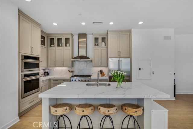 Detail Gallery Image 4 of 22 For 2047 Doheny Way, Dana Point,  CA 92629 - 3 Beds | 4 Baths