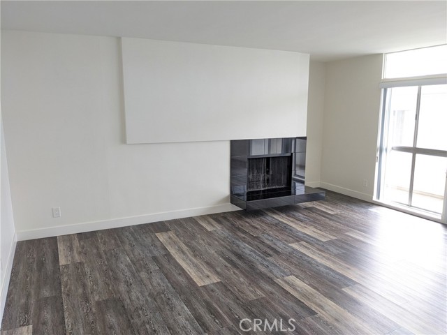 Front Image Thumbnail for CRPW25269636