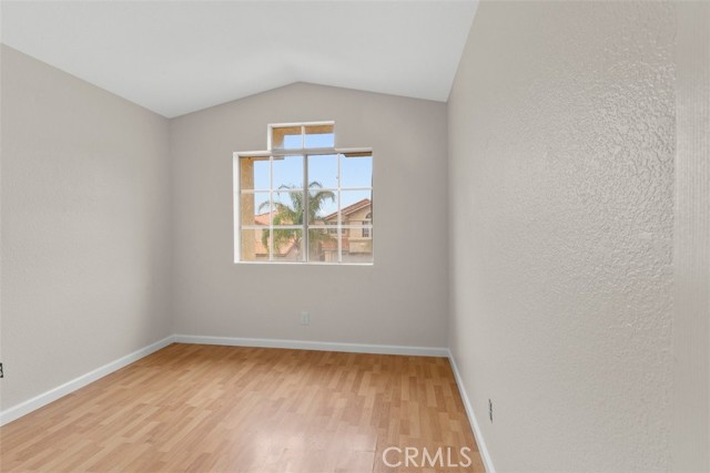 Detail Gallery Image 17 of 38 For 15767 San Roque Rd, Fontana,  CA 92337 - 4 Beds | 2/1 Baths