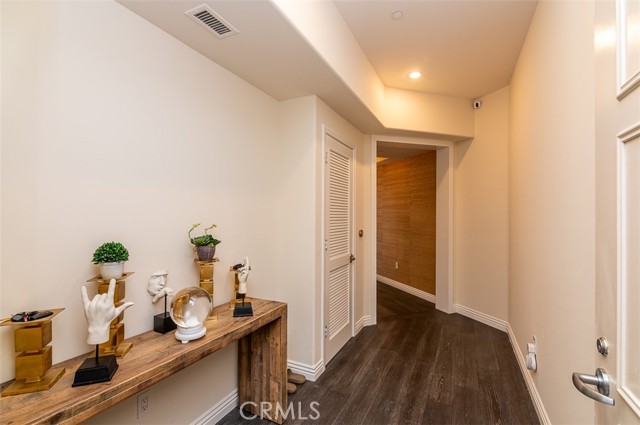 Detail Gallery Image 7 of 38 For 670 Caruso Ave, Glendale,  CA 91210 - 3 Beds | 2/1 Baths