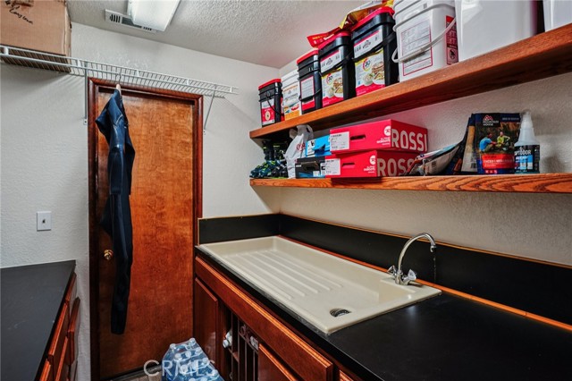 Detail Gallery Image 12 of 27 For 21520 Peak Cir, Cedarpines Park,  CA 92322 - 3 Beds | 2/1 Baths