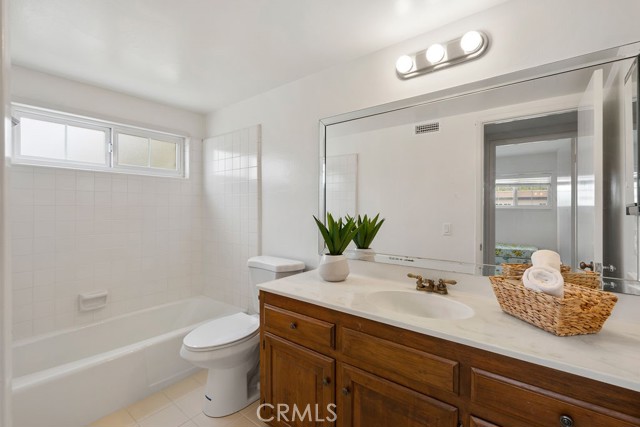 Image 29 of 41 For 17442 Parker Drive