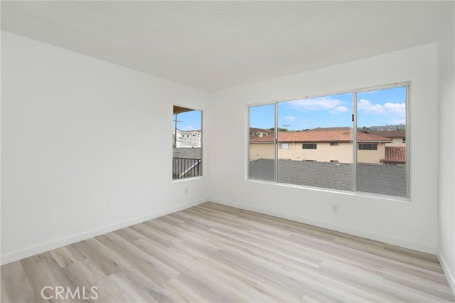 935 W 10th St, San Pedro CA: https://media.crmls.org/medias/67ce3754-b232-4ffd-80ff-5dbf046c7e25.jpg