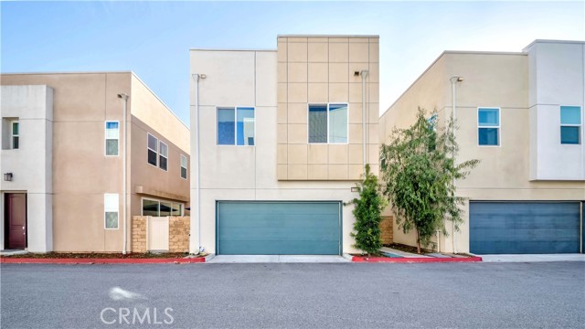 Detail Gallery Image 2 of 29 For 13810 Cameron Ct, Baldwin Park,  CA 91706 - 4 Beds | 2/1 Baths