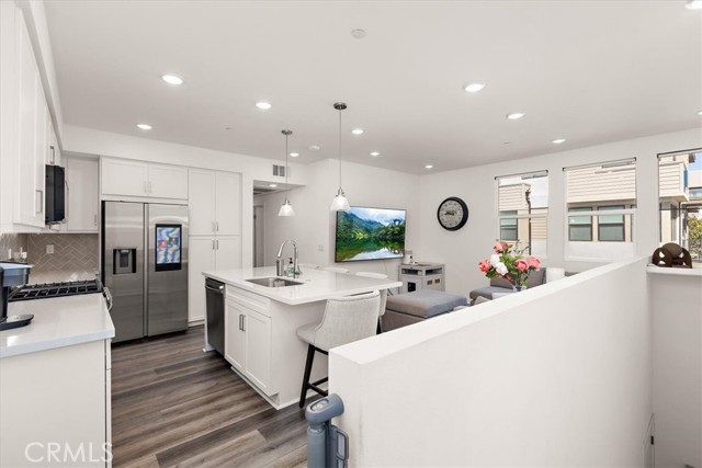 Detail Gallery Image 2 of 28 For 11063 Wander, Rancho Cucamonga,  CA 91730 - 2 Beds | 2 Baths