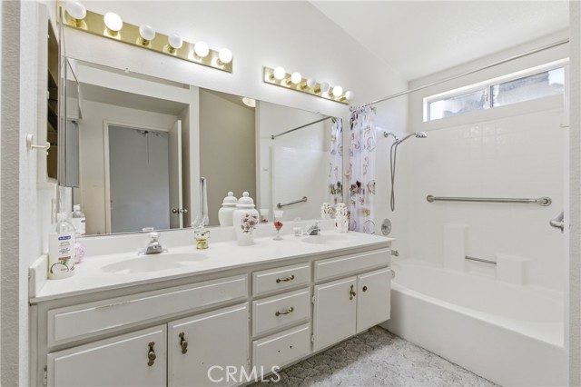23573 Lake Valley Drive, Moreno Valley CA: https://media.crmls.org/medias/67cf8c5d-3b19-4571-baec-5af6cc062288.jpg