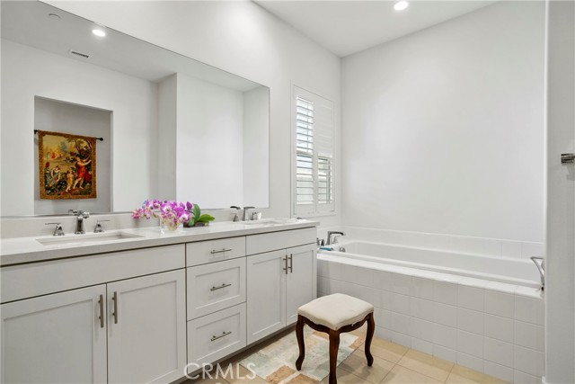 14432 Windfall Lane, Huntington Beach CA: https://media.crmls.org/medias/67cf9cdc-4615-416b-8773-0091f2e7d9a9.jpg