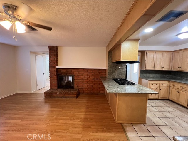 Detail Gallery Image 9 of 38 For 616 S Archer St, Anaheim,  CA 92804 - 5 Beds | 5/1 Baths