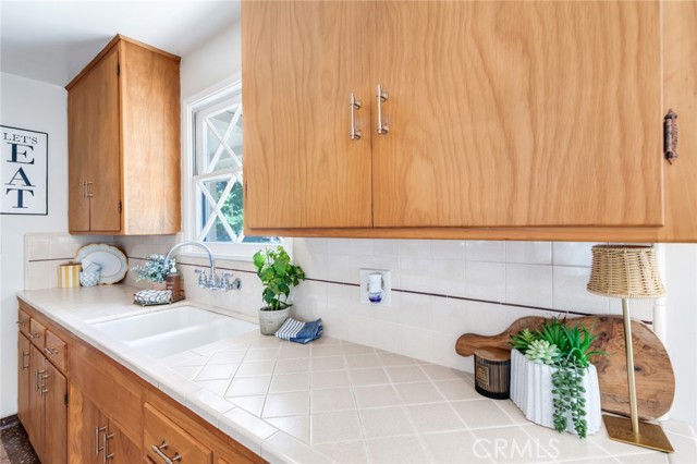 6831 Coronado Way, Riverside CA: https://media.crmls.org/medias/67d01133-f3e6-4618-800d-ec61fdfb0314.jpg