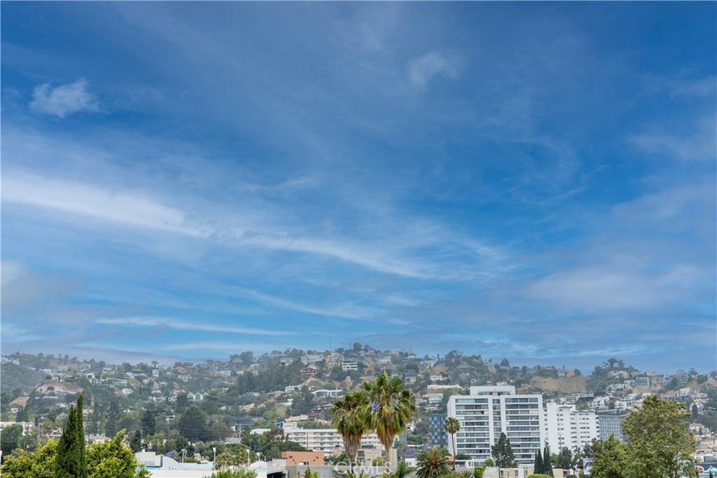 https://media.crmls.org/medias/67d1b8f1-5249-4b08-a47a-bad75621f03b.jpg?preset=X-Large