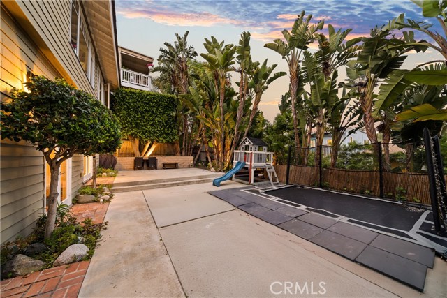 Detail Gallery Image 49 of 70 For 1044 Noria St, Laguna Beach,  CA 92651 - 4 Beds | 3/1 Baths