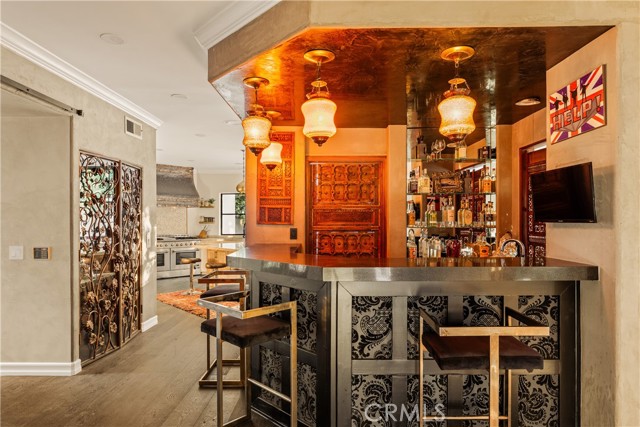 Detail Gallery Image 15 of 44 For 4909 Woodley Ave, Encino,  CA 91436 - 5 Beds | 4 Baths