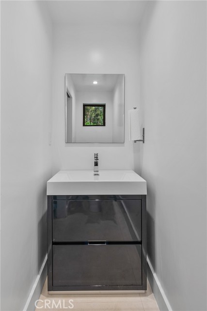 9924 Liebe Drive, Beverly Hills CA: https://media.crmls.org/medias/67d30a6e-dc8b-43af-8502-fad7cef1656f.jpg