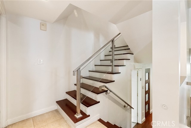 Detail Gallery Image 12 of 40 For 13231 Fiji Way #H,  Marina Del Rey,  CA 90292 - 3 Beds | 2/1 Baths