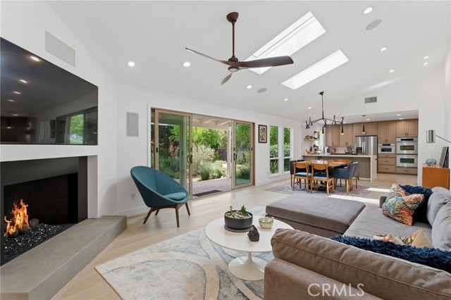 Image 9 of 55 For 5319 Penfield Avenue