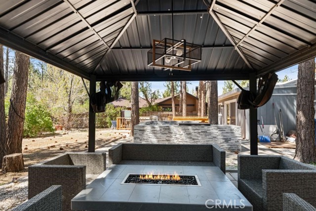 Detail Gallery Image 5 of 32 For 294 Santa Clara, Big Bear Lake,  CA 92315 - 3 Beds | 1/1 Baths