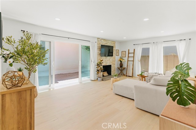 Detail Gallery Image 11 of 69 For 17698 Locust St, Fountain Valley,  CA 92708 - 7 Beds | 6 Baths