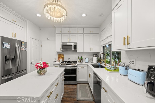 73 Northern Pine, Aliso Viejo CA: https://media.crmls.org/medias/67d63988-d308-43c4-88ed-9465f8b6b647.jpg