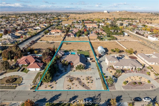 Detail Gallery Image 5 of 46 For 4137 Derby Cir, Lancaster,  CA 93536 - 4 Beds | 4/1 Baths