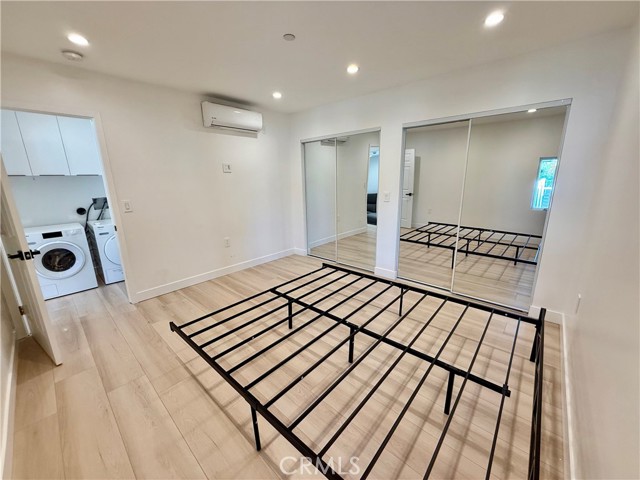 7443 Oakdale Avenue, Winnetka CA: https://media.crmls.org/medias/67d7223d-bfa1-49df-845a-bfeefc80d959.jpg