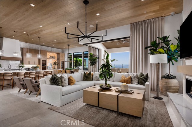 Detail Gallery Image 9 of 20 For 564 Peninsula, Irvine,  CA 92602 - 4 Beds | 4/1 Baths