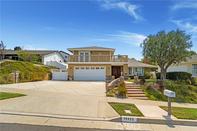 19622 Crestknoll Drive, Yorba Linda CA: https://media.crmls.org/medias/67d7b047-c28d-411a-942a-2762c8d8c0b4.jpg
