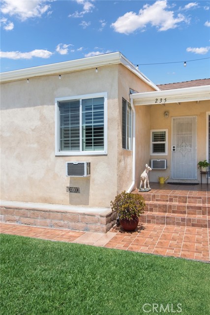 235 E Central Avenue, Monrovia CA: https://media.crmls.org/medias/67d7dcf5-1f89-4cba-b037-5c3f7eb359ac.jpg