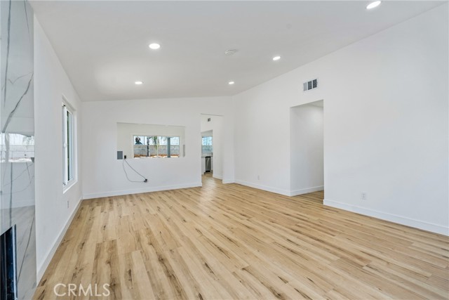 Detail Gallery Image 5 of 32 For 1157 Fallbrook Dr, Corona,  CA 92878 - 4 Beds | 2 Baths