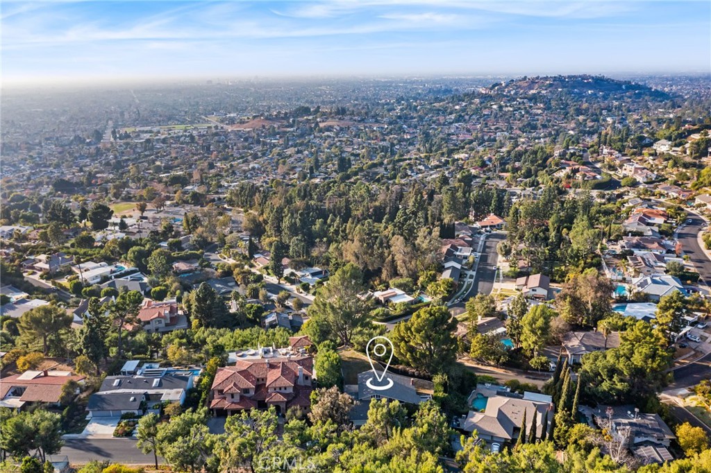 https://media.crmls.org/medias/67d8fa13-d71e-42ba-b4e3-a3412f838579.jpg?preset=X-Large