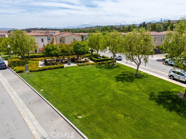 21851 Moveo Drive, Saugus CA: https://media.crmls.org/medias/67d92381-3d45-46c3-a037-06150d4197c1.jpg