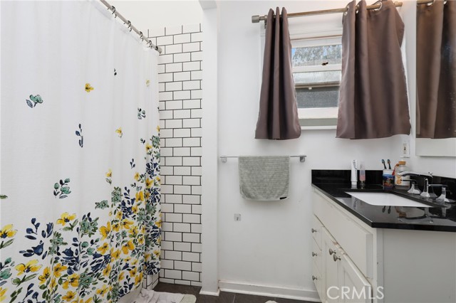 Detail Gallery Image 7 of 28 For 820 Temple Ave, Long Beach,  CA 90804 - 4 Beds | 4 Baths